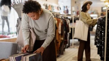 Understanding fashion retail stock: Insights and strategies